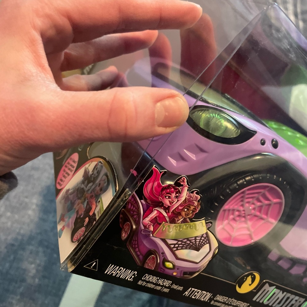 Monster High Ghoul Mobile Toy Car 2022 Mattel NEW SEALED - Picture 5 of 5